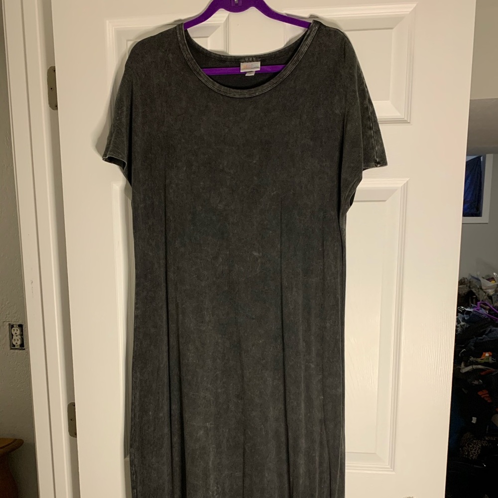 NWOT 🙌 LulaRoe XL t- shirt (94 cotton/6spandex)